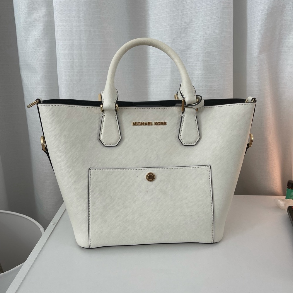 Micheal Kors purse